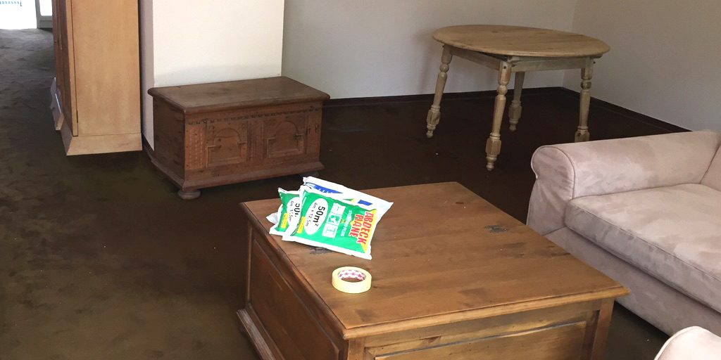 Zimmer mit altem Teppich