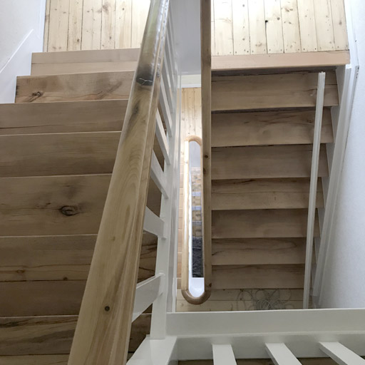 Nacher: Treppe nach der Renovierung in Waltrop