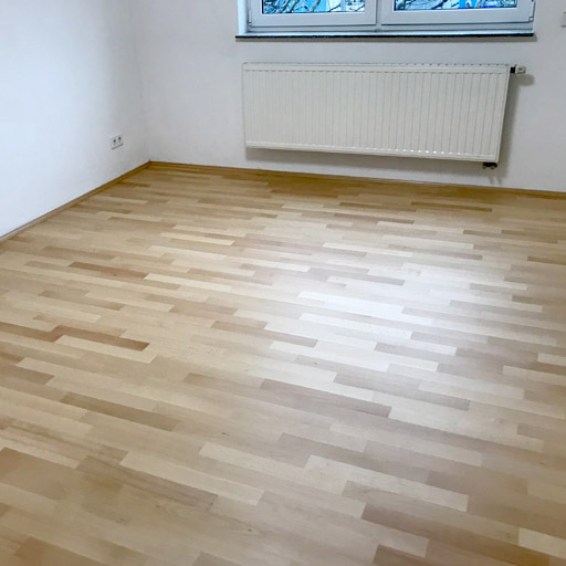Neuer Stabparkettboden im Schiffsbodenverband