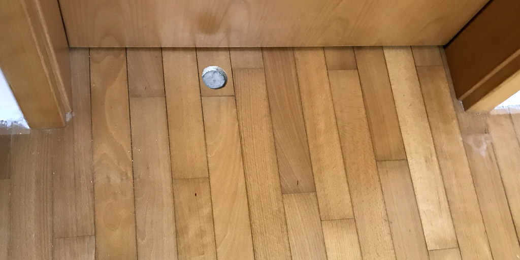Parkett trocknen nach Wasserschaden mit Luftet.